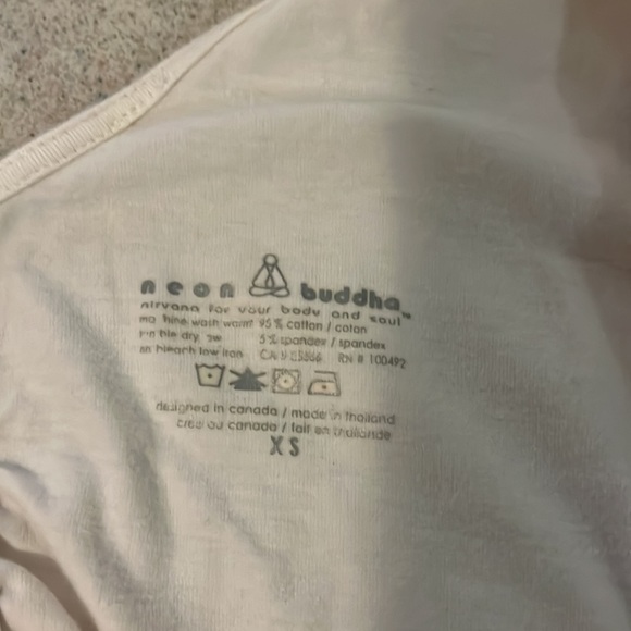 $10 DEAL~ NEON BUDDHA 3/4 SLEEVE VNECK TOP - Picture 5 of 6